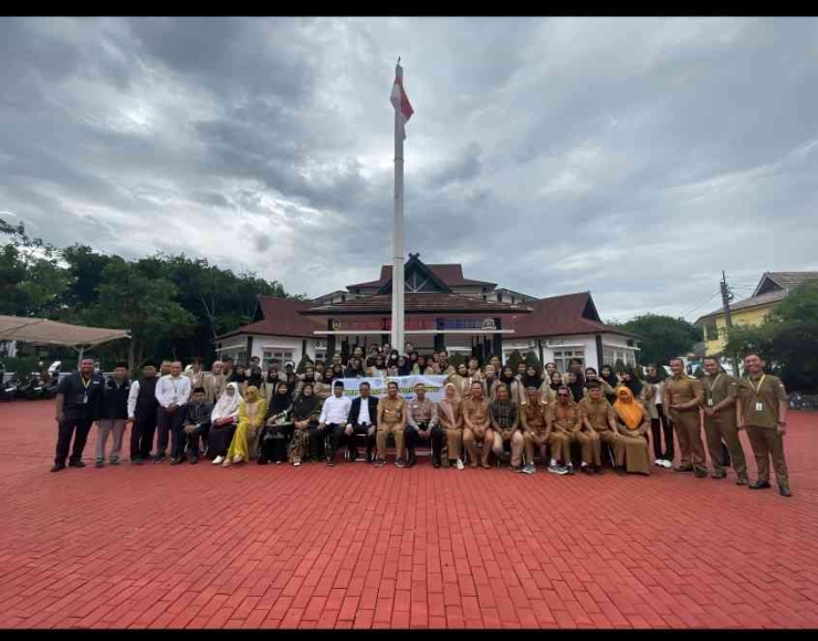 Poto Pelepasan Mahasiswa KKN STIE Syariah Indonesia Purwakarta Angkatan XI Tahun2024/Dok STIE Syariah Indonesia Purwakarta
